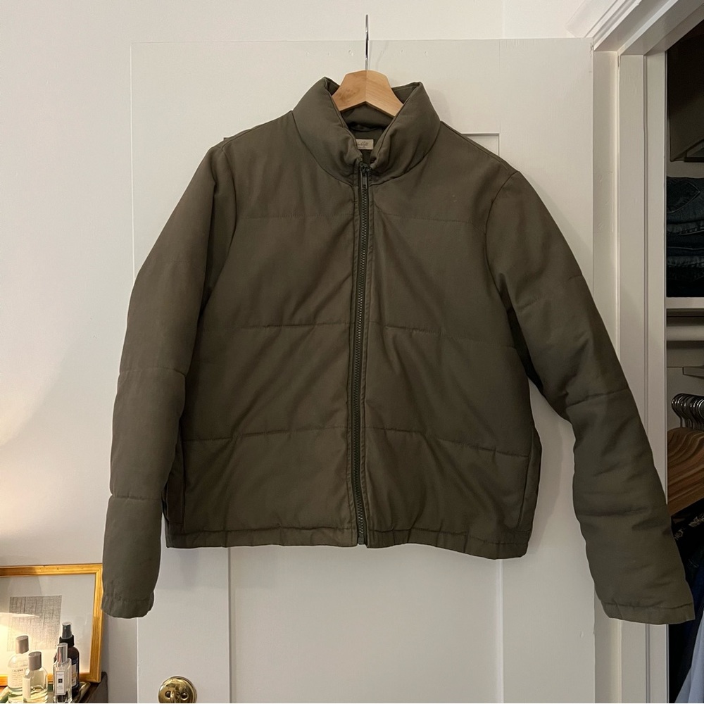 Brandy Melville Macy Cropped Cotton Puffer Jacket in Olive Green